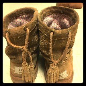 Big Girl Uggs Size 2